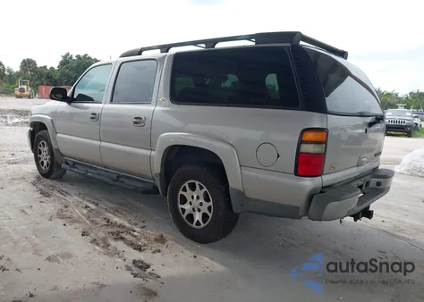 2004 Chevrolet Suburban 1500 Z71 z USA, uszkodzony, nr VIN 3GNFK16Z14G316015